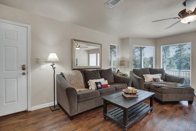 730 E Mather ST B101, New Braunfels, TX 78130