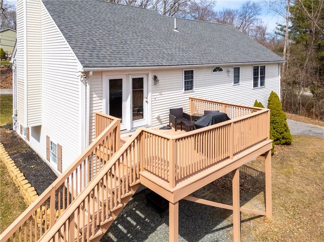 25 Belfield Drive, Johnston, RI 02919