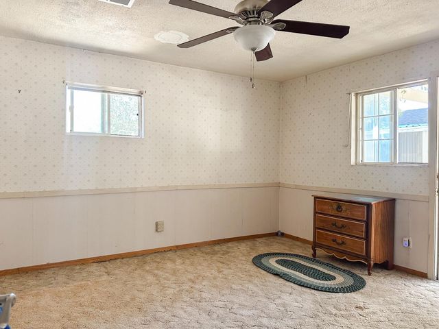 4307 E Brown Ln, Stockton, CA 95215