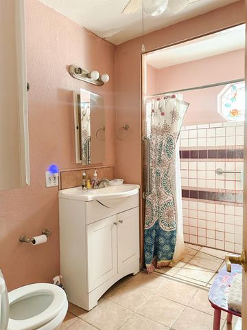 4307 E Brown Ln, Stockton, CA 95215