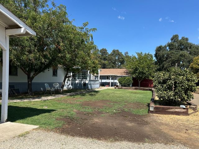 4307 E Brown Ln, Stockton, CA 95215