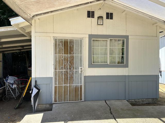 4307 E Brown Ln, Stockton, CA 95215