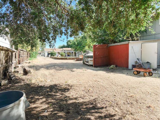 4307 E Brown Ln, Stockton, CA 95215