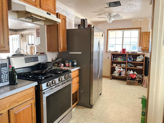 4307 E Brown Ln, Stockton, CA 95215