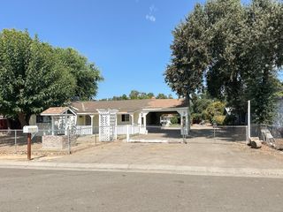 4307 E Brown Ln, Stockton, CA 95215