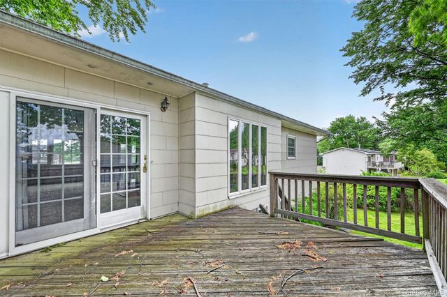 105 Lakewood Drive, Congers, NY 10920