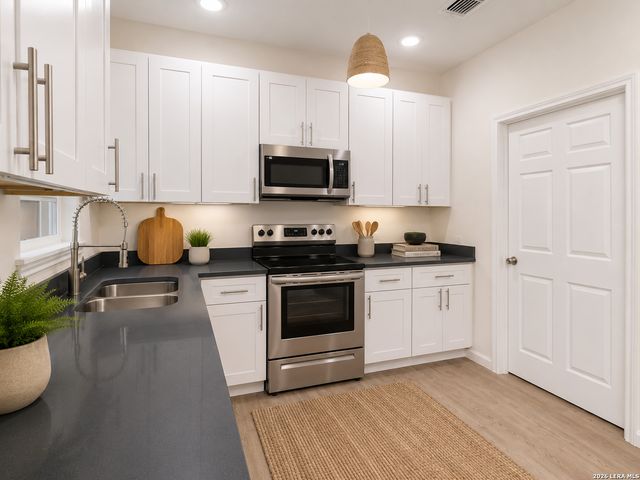 630 IOWA ST, San Antonio, TX 78203