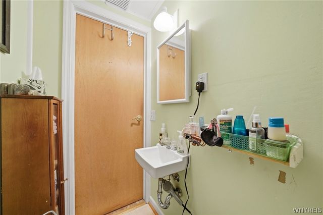 110 Traverse Boulevard, Tonawanda, NY 14223