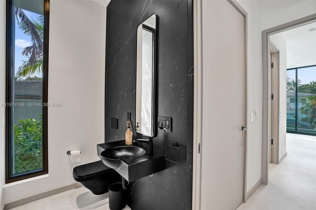 1379 NE 104th St, Miami Shores, FL 33138