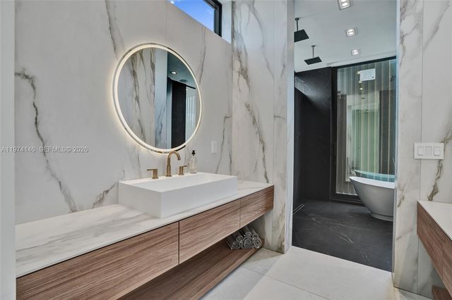 1379 NE 104th St, Miami Shores, FL 33138