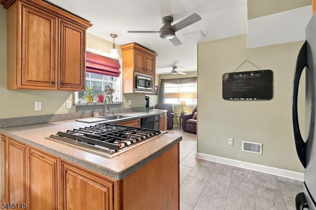 138 Palisade Rd, Linden City, NJ 07036