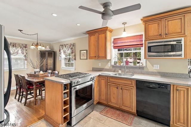 138 Palisade Rd, Linden City, NJ 07036