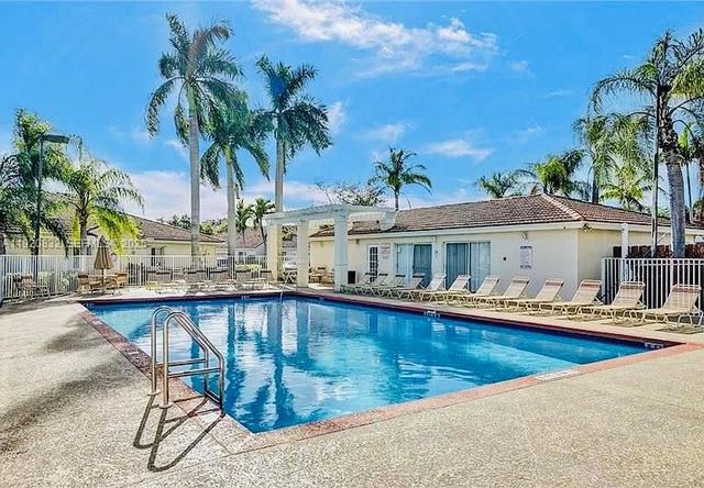 3145 SW 50th St, Dania Beach, FL 33312