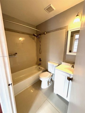 3145 SW 50th St, Dania Beach, FL 33312