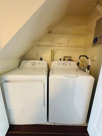 3145 SW 50th St, Dania Beach, FL 33312