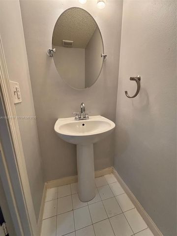 3145 SW 50th St, Dania Beach, FL 33312