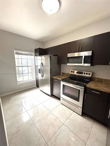 3145 SW 50th St, Dania Beach, FL 33312