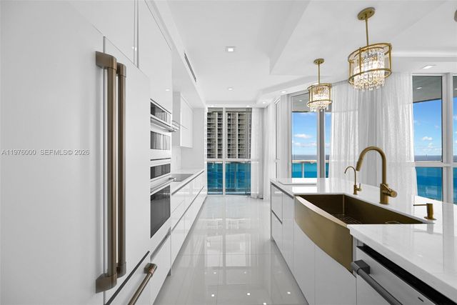 16485 Collins Ave PH36C, Sunny Isles Beach, FL 33160