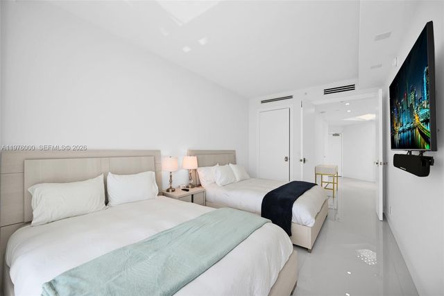 16485 Collins Ave PH36C, Sunny Isles Beach, FL 33160