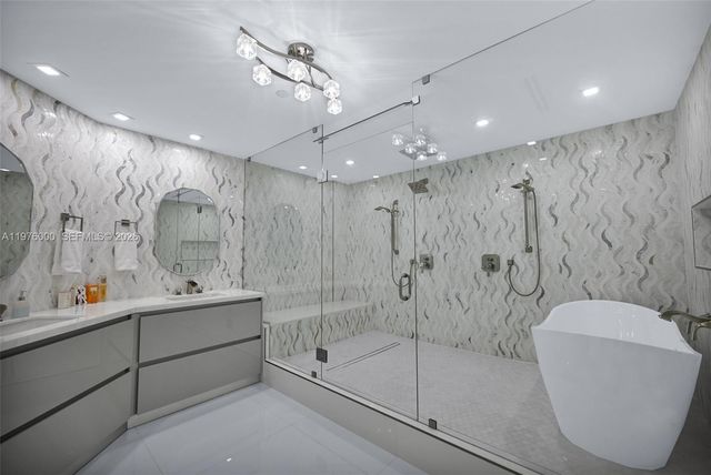 16485 Collins Ave PH36C, Sunny Isles Beach, FL 33160