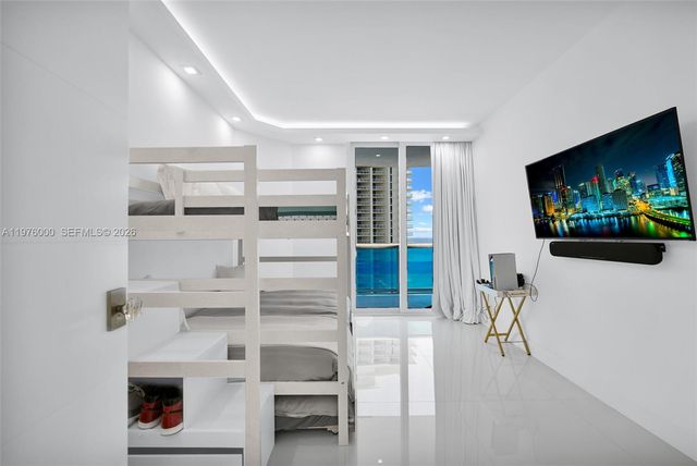 16485 Collins Ave PH36C, Sunny Isles Beach, FL 33160