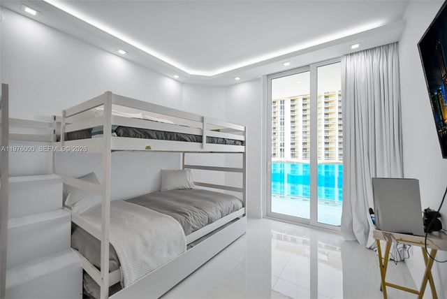 16485 Collins Ave PH36C, Sunny Isles Beach, FL 33160