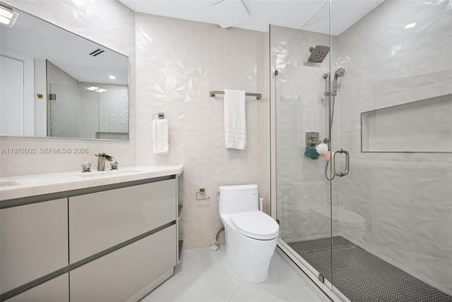 16485 Collins Ave PH36C, Sunny Isles Beach, FL 33160