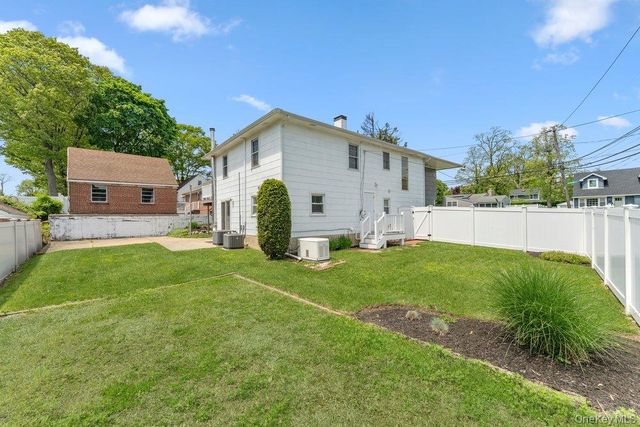 28 Satinwood Road, Bayville, NY 11709