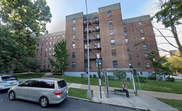 139-10 28th Road 3C, Flushing, NY 11354
