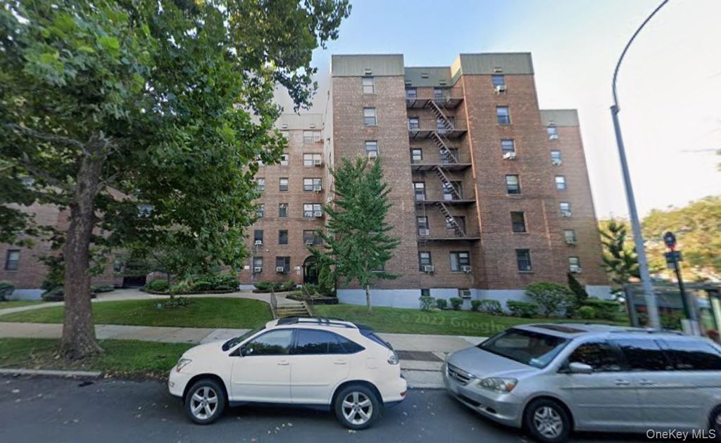 139-10 28th Road 3C, Flushing, NY 11354