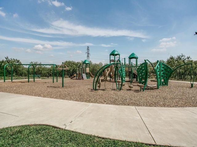 2341 Parda Alpina Lane, Fort Worth, TX 76131