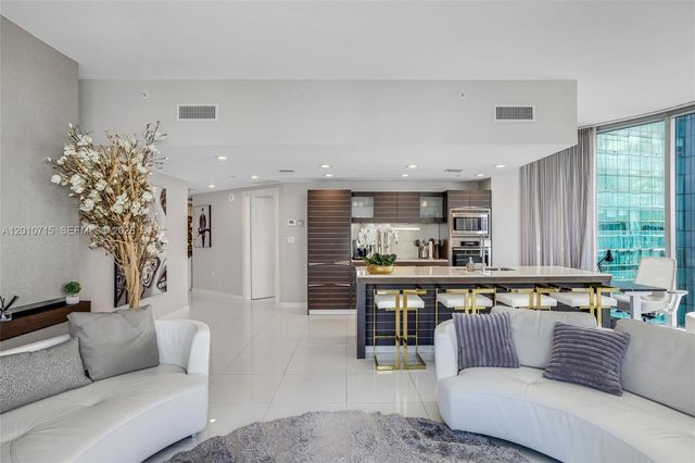 200 Biscayne Boulevard Way 4401, Miami, FL 33131