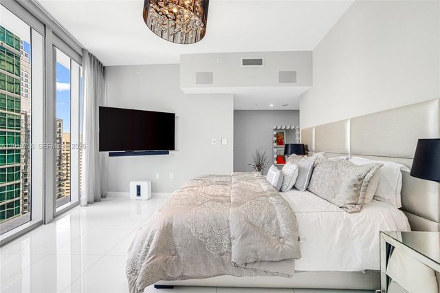 200 Biscayne Boulevard Way 4401, Miami, FL 33131
