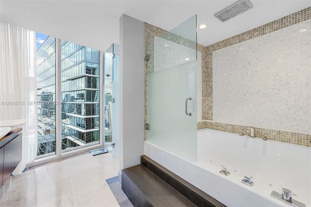 200 Biscayne Boulevard Way 4401, Miami, FL 33131