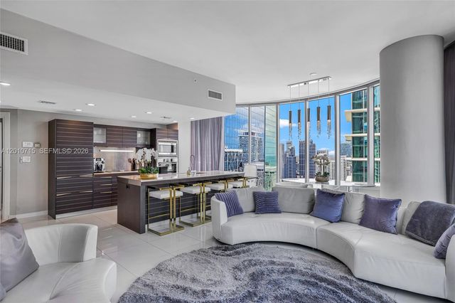 200 Biscayne Boulevard Way 4401, Miami, FL 33131