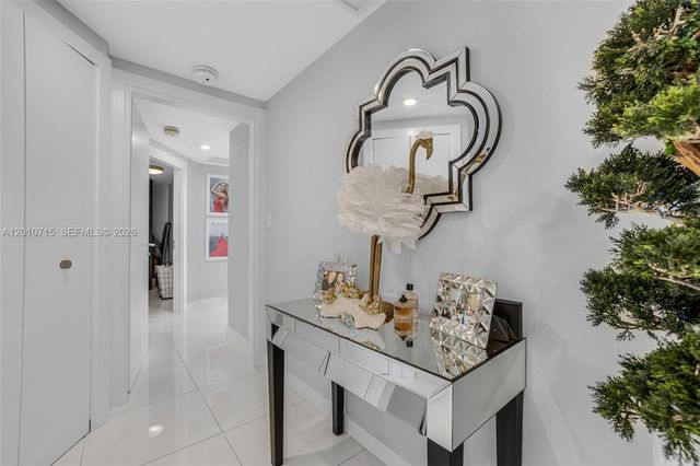 200 Biscayne Boulevard Way 4401, Miami, FL 33131