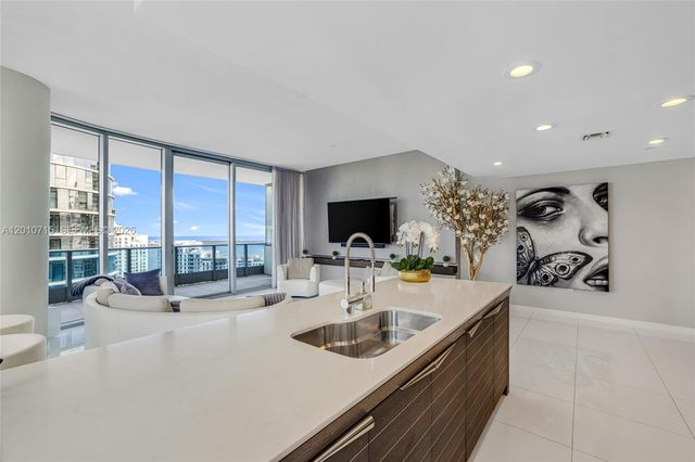 200 Biscayne Boulevard Way 4401, Miami, FL 33131