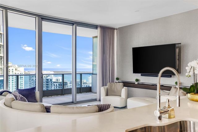 200 Biscayne Boulevard Way 4401, Miami, FL 33131
