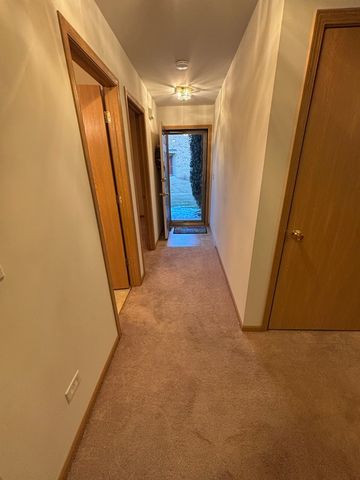 5837 Fieldstone Trail, Mchenry, IL 60050