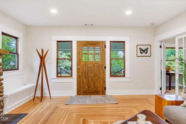 762 B Street, Ashland, OR 97520