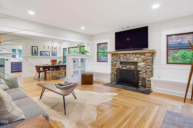 762 B Street, Ashland, OR 97520