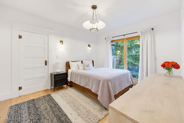 762 B Street, Ashland, OR 97520