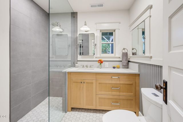 762 B Street, Ashland, OR 97520