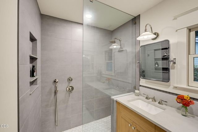 762 B Street, Ashland, OR 97520