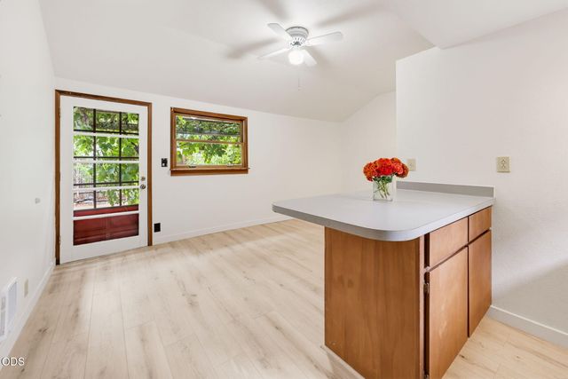762 B Street, Ashland, OR 97520