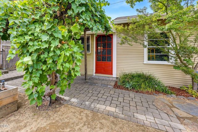 762 B Street, Ashland, OR 97520