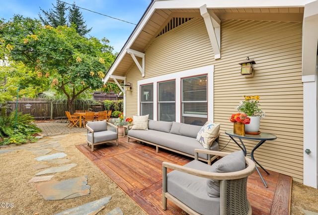 762 B Street, Ashland, OR 97520