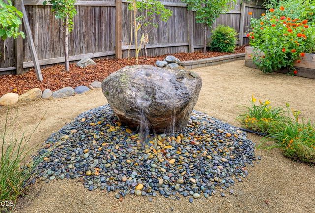 762 B Street, Ashland, OR 97520