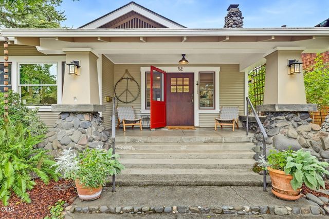 762 B Street, Ashland, OR 97520