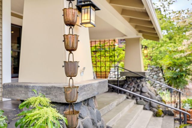 762 B Street, Ashland, OR 97520